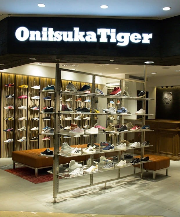 「オールブラックかっこいい！」　オニツカタイガーの“本革スニーカー”が高評価　「どんな服にも合う」「軽くて疲れにくい」「履いてないみたい」