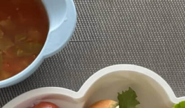 3歳息子「朝ごはんを作ってくれてありがとう、でも……」 ママが震えた“まさかの指摘”に「人生何周目?」「意識高すぎる」