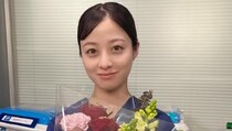 橋本環奈、プライベートで渡韓→“アイドルメイク体験”しメイク後の姿に「ちょっとかわいすぎるか」「これは反則」