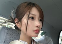 【画像】母親の振り袖を着た全身