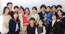 “6男7女の大家族”うるしやま家、家族勢ぞろいでの“ロマンチックなご報告”→　「おめでとう」「涙が出る感動」と反響続々
