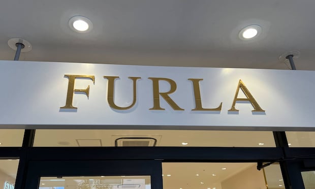 「なんたってかわいい」　FURLA（フルラ）の“二つ折り財布”が大人気　「見た目以上の収納力」「買って正解でした」