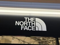 【画像：THE NORTH FACE（ザ ノース フェイス）の“ナイロンパーカー”】