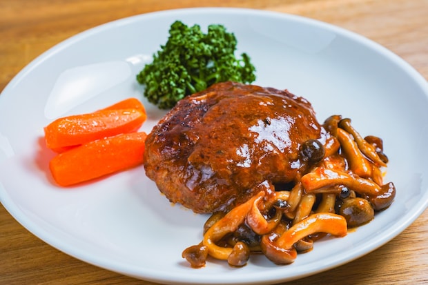 【関西在住者が選ぶ】ハンバーグが最高にうまいと思う「ファミレスチェーン」ランキング！　2位は「ビッグボーイ」、1位は？