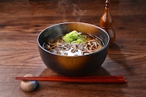 「ついつい飲み干してしまいます」　都民が思う“最高にうまいそばチェーン”って？　ランキング上位に「立ち食いの域を超越してるのが好き」「初めて食べた衝撃忘れない」の声