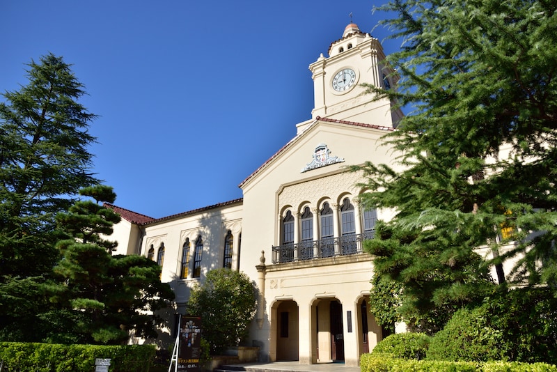 「非常におしゃれなことで有名」 関西の“学生生活”面で高評価の大学上位といえば!「学内にケンタッキーや松屋がある」「サークルやイベントは文系キャンパスの方が充実」