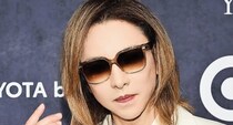 【画像】ギターを演奏した女性