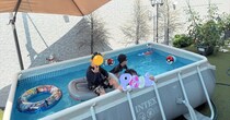 辻希美＆杉浦太陽、自宅庭の“パラソル付き巨大プール”が圧巻！　親せき集合も余裕の広さで「エンドレスで入ってます」