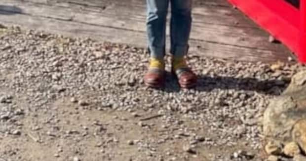 「あかーーん」　青森観光中の母から送られてきた写真→見てみると……　思わずドキッとする光景に「AIかと思った」「ユニークですね」