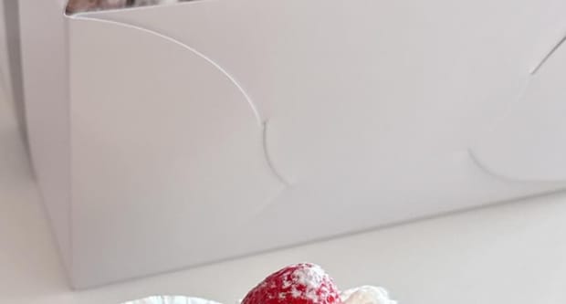 5人家族のママが1時間並んで買ったケーキ→箱を開けたら……　幸せな光景に「そんなん大好き」「わぁ最高」