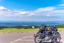 「北海道で一番景色のいい道の駅」　超絶絶景を楽しめる“道の駅”に絶賛の声！　「夕焼け、満天の星空も楽しめる」「食堂は美味しくて人気」