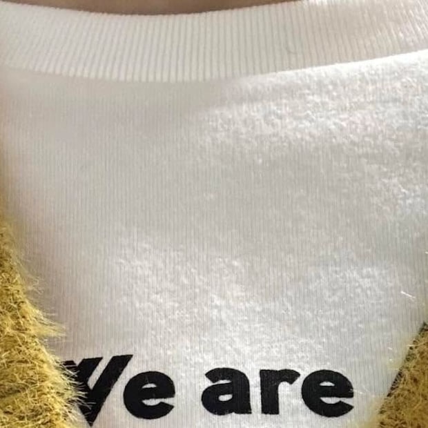 嵐のライブTシャツを着たら「寒い！」→カーディガンを羽織ったら……　まさかの光景に「吹き出しました」「さすが松潤」