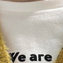 嵐のライブTシャツを着たら「寒い！」→カーディガンを羽織ったら……　まさかの光景に「吹き出しました」「さすが松潤」