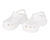 「職場で毎日履いてます」crocs（クロックス）の“リカバリーサンダル”に絶賛の声 「マジで歩きやすい」「疲労感も少なくて、安定感も最高」「必ずリピートします」