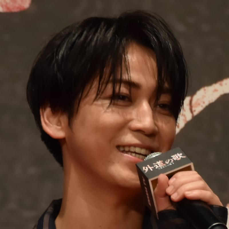 「ハートマークのあざが付いていました」亀梨和也の“首元”に会場が沸く→ちらっと見えたのは？