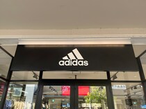 【画像】adidasの“サコッシュ”