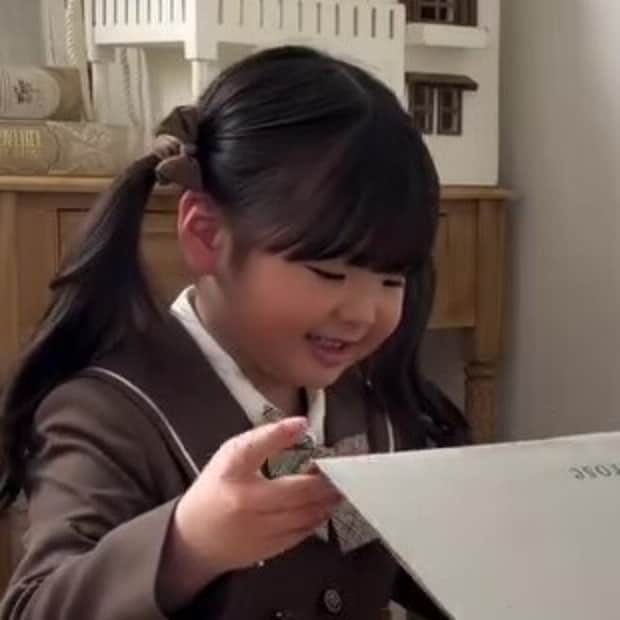 「絶対これ!」娘が一目ぼれしたランドセル→箱を開けると……「今はこんなおしゃれなのがあるんですね!」「とってもお似合い」