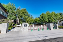 「高校の時の数倍楽しい」　“中四国・九州沖縄の人気大学”ランキング上位はキャンパスライフも好評！「コンパクトシティで生活しやすい」「大学で頑張る！という人におすすめ」