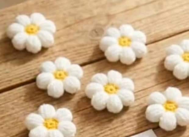 真っ白なお花をたっぷり編んで、つなげると……「わぁあ！」　完成した“春のおでかけアイテム”に「これは完璧」【海外】