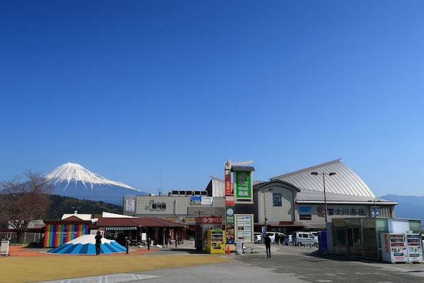 「4週連続で行った」“今、訪れるべき道の駅”上位に「休憩しながら景色を楽しめる」「夜景がとても綺麗」「ご飯がマジで全部うまい」などの声