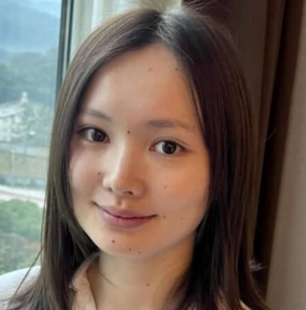 挙式前のすっぴん女性→プロにヘアメイクしてもらうと……「女神が目の前にいました」 驚きのビフォーアフターに「素敵ーッ!!」