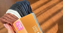 しまむらの7足330円ソックスを「100均より安い」と思い購入→厚紙を外すと……　「え？」衝撃の事実に「気づかず買っちゃうかも」投稿者に話を聞いた