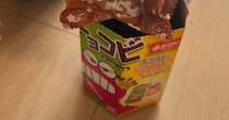 13歳息子が「これだけ、重さちゃう気がする」と選んだチョコビ→開けたら……　まさかの中身に「うちにも派遣して」「別班に所属してたりします……？」