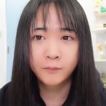 “アラサーおじ”が本気で女装メイクしたら……　脳がバグる姿に「めっちゃ可愛い」「妖艶に見えました」