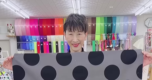 四角い2枚の布→ぐるっと縫って裏返すだけで……　老舗手芸店が教える“まさかのアイテム”が123万再生