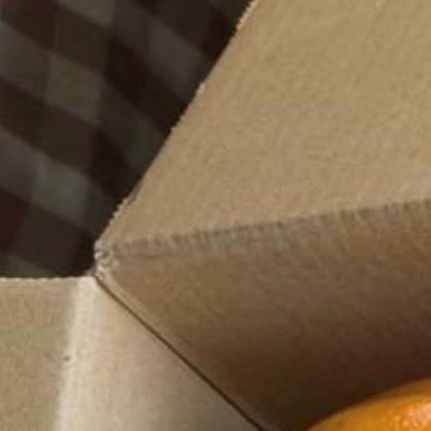 コーヒー屋店主「信じられない荷物が届いた」→お客さんからのダンボールを開けると……　まさかの中身に大反響