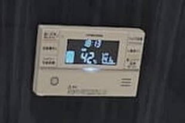 「給湯器リモコンは手前にしろ」新築完成後に“思い知った”ワケは……　現在の光景に「これほんまにアカン」「超激しく同意」