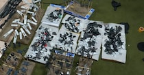 30時間掛けて作った6万6000円の巨大ガンプラ→1300個のパーツ全てを塗装すると……　奇跡のような完成品に「至高の技術」「本当に塗ったのか」
