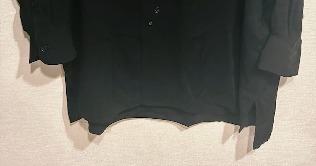 ごくごく普通の黒シャツ→よく見ると……「すんごいゾワゾワする」　とんでもない光景が92万表示「なにこれすごいwww」