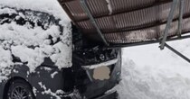 大雪で被害を受けた愛車→2日後......　フォトアプリが表示した“無慈悲すぎるメッセージ”に「これはひどいw」「アカンww」と252万表示