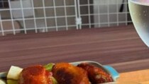 夫と子ども4人が義実家へ……　寂しいママの“ランチ”に「泣くの我慢するためですよねっ！」「いい夫…いやいやっ！酷い夫だ！！ 」