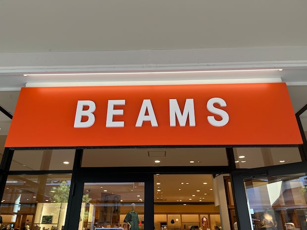 「すっきり着こなせるショート丈」Ray BEAMS(レイ ビームス)の“別注アウター”が大人気 「サッと羽織れて着回しがきく」「風が強い日でも大丈夫」