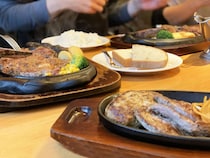 【都民に聞いた】「高級レストランくらいうまいと思うファミレスチェーン」ランキングTOP16！　第1位は「ロイヤルホスト」【2026年最新調査結果】