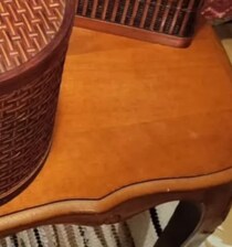 ジモティーで2000円の机を引き取りに→一緒にもらった“処分品”を並べてみると……　圧巻の光景に「なんてこと！」「お宝しかない」