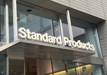 「これ500円でほんとにいいんですか？」　スタンダードプロダクツの“細い水筒”が話題　「職場でも褒められる」「スリムさとシンプルさが◎」「このサイズが欲しかった」