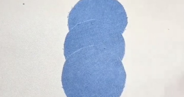 3枚の丸い布→縫い合わせて糸を引っ張ると……「最高にステキ」　完成した“実用的なアイテム”に「センスが良い！」「実用的ですね」【海外】