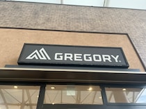 「スーツにもカジュアルにも合う」　グレゴリーの“スマートなビジネスリュック”が人気　「大きくも小さくもないベストサイズ」「軽くて品質もいい」