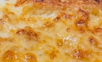 焼き上がったグラタン→取り出してみたら……「なんで～」“まさかの光景”に「忍者もぐってません？」「これは縁起がいい」