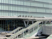 「何度かチャレンジして初めて購入できた」　大人気“鎌倉銘菓”に絶賛の声　「リスくんの缶が可愛すぎて一目惚れ」「味が忘れられない」「味も食感も全てがパーフェクト」