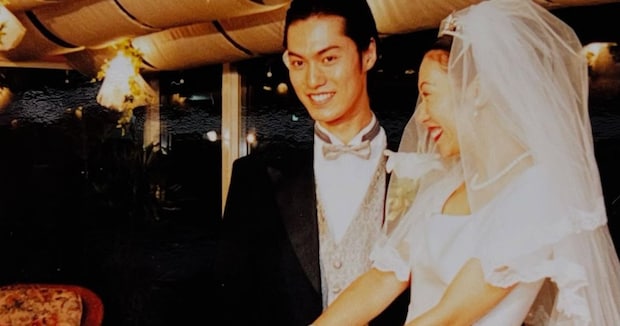 1999年に結婚したカップル→26年後には……　驚がくの現在の姿に大反響「尊くて泣けます」「若い時も今も素敵」