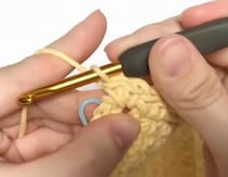 100均毛糸6玉をかぎ針でポコポコ編むと……　完成した“初夏のおでかけアイテム”に「すっごく可愛い！」「モチベ上がりました」
