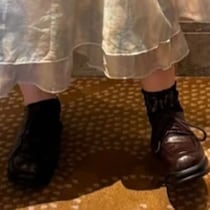 3日後、友人の結婚式なのに「ドレスがない!!」→慌てて選んだのは……　まさかの参列姿に「声出た」「大正解すぎる」と456万表示