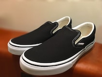 【画像：VANS（ヴァンズ）の“王道スリッポン”】