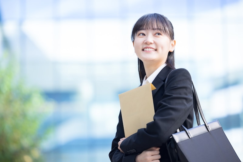【社会人に聞いた】就職力が強そうな「GMARCH・早慶上理ICU・日東駒専の大学」ランキング! 2位は「慶應義塾大学」、1位は?