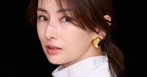 「鎖骨でまくりじゃん」北川景子が着用した“まさかの服”にネットざわつく「誰でも着れるやつじゃない」「参りました」