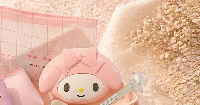 姪っ子の入学祝い→ダイソーで“爆買い”して作ったら……　夢のようなギフトに「すごいすごい！」「これは絶対に喜びますね」